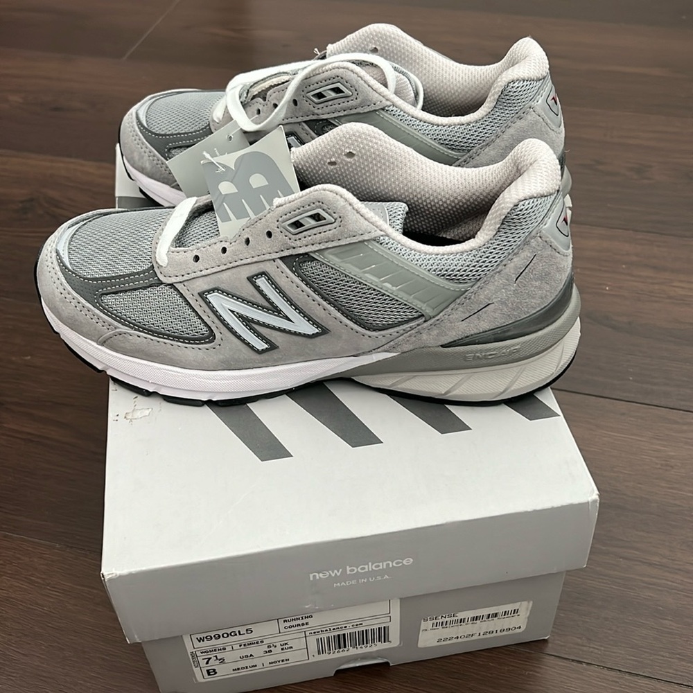 New balance 990v5